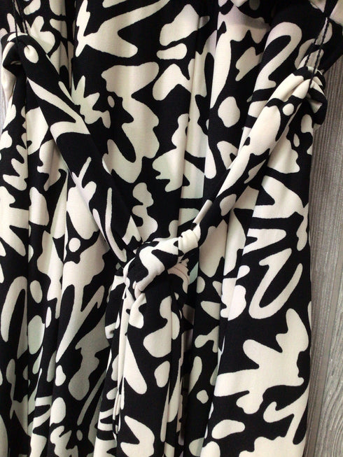 Laurel Dress Size 6 New